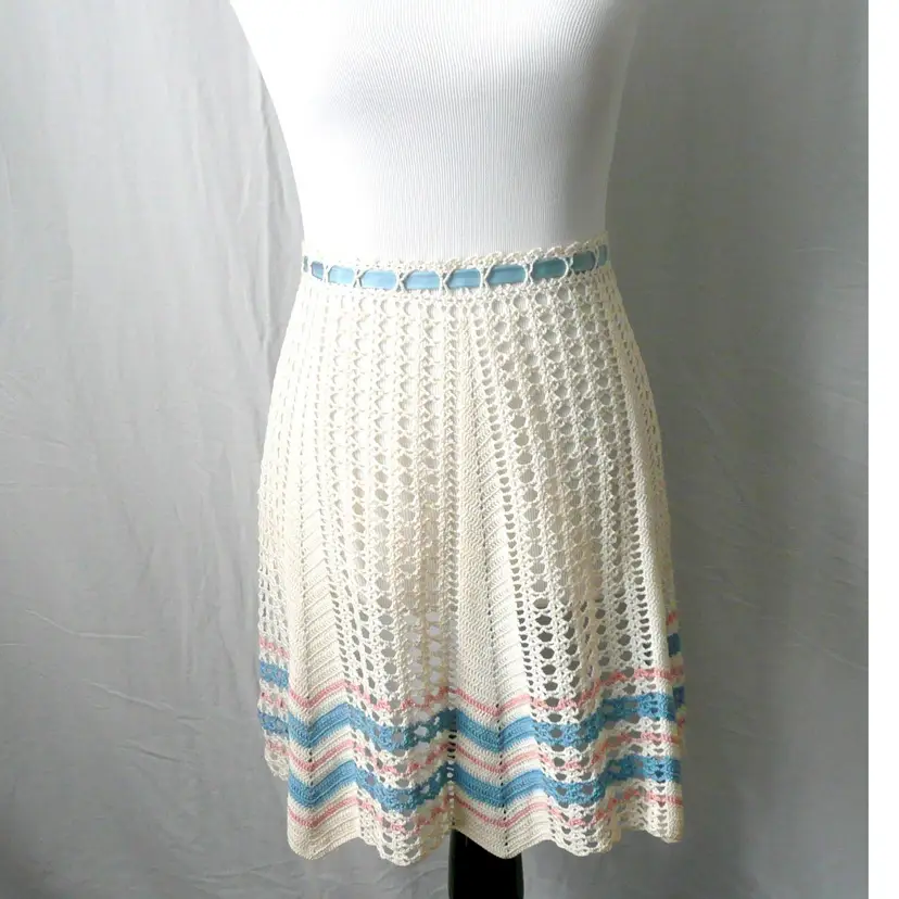 Vintage Crochet White Pink Blue Chevron Half Apron Country Farmhouse Core
