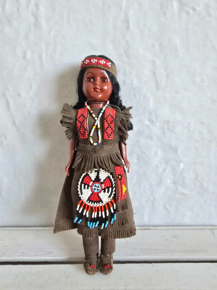 Vintage70s Native American doll with baby on back plastic suede dress sleepy eyes