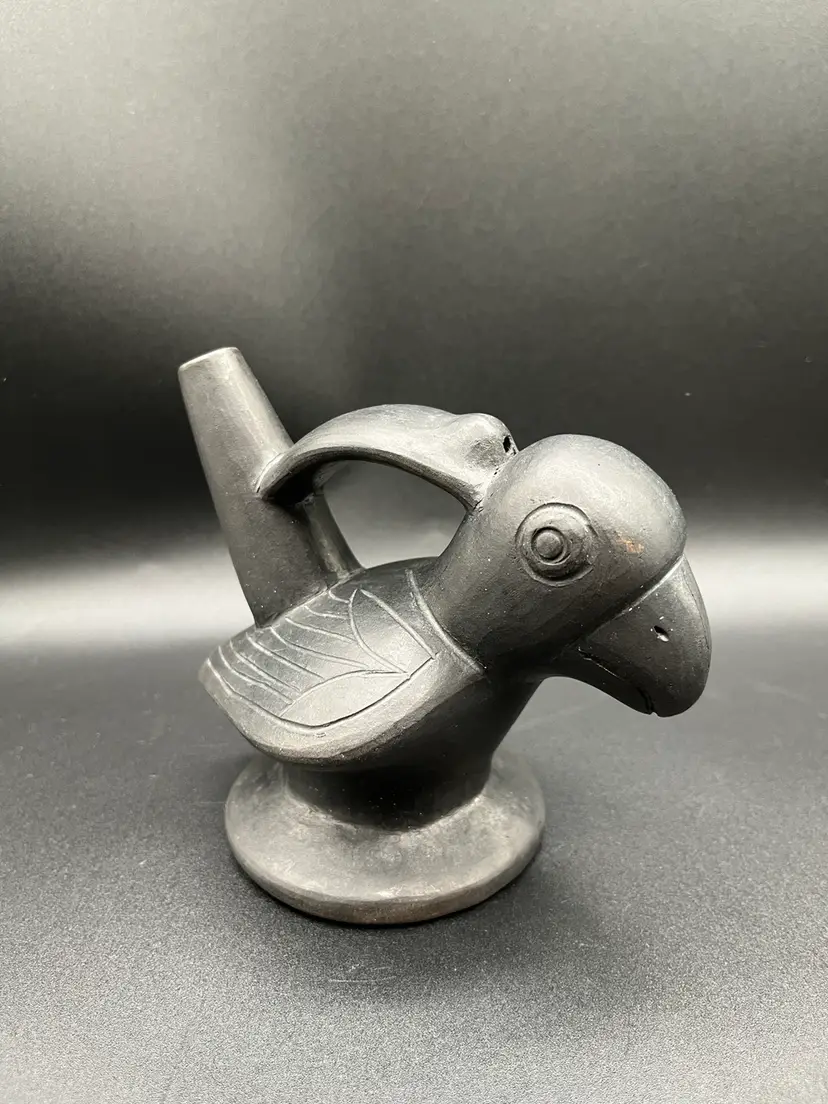 Pre-Columbian, Chimu Folk Art Museum Replica Blackware Pottery Bird Whistle 6” 😙