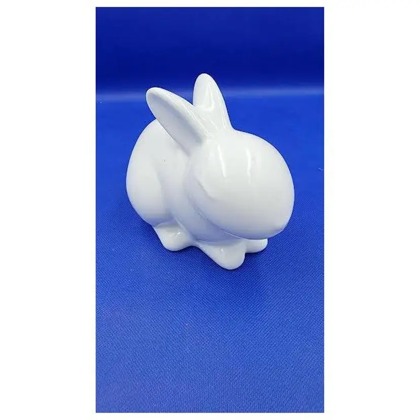 TARGET 2015 CERAMIC BUNNY  IN WHITE GLAZE