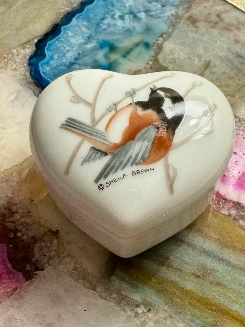 Vintage heart chickadee trinket box with bird. Made in Japan