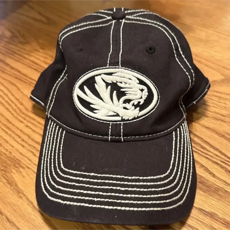 Missouri Tigers Mizzou Stretch Fit Hat Black White Embroidered Thick Stitch Logo