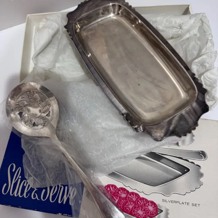 Vintage Silver Plate Slice And Serve