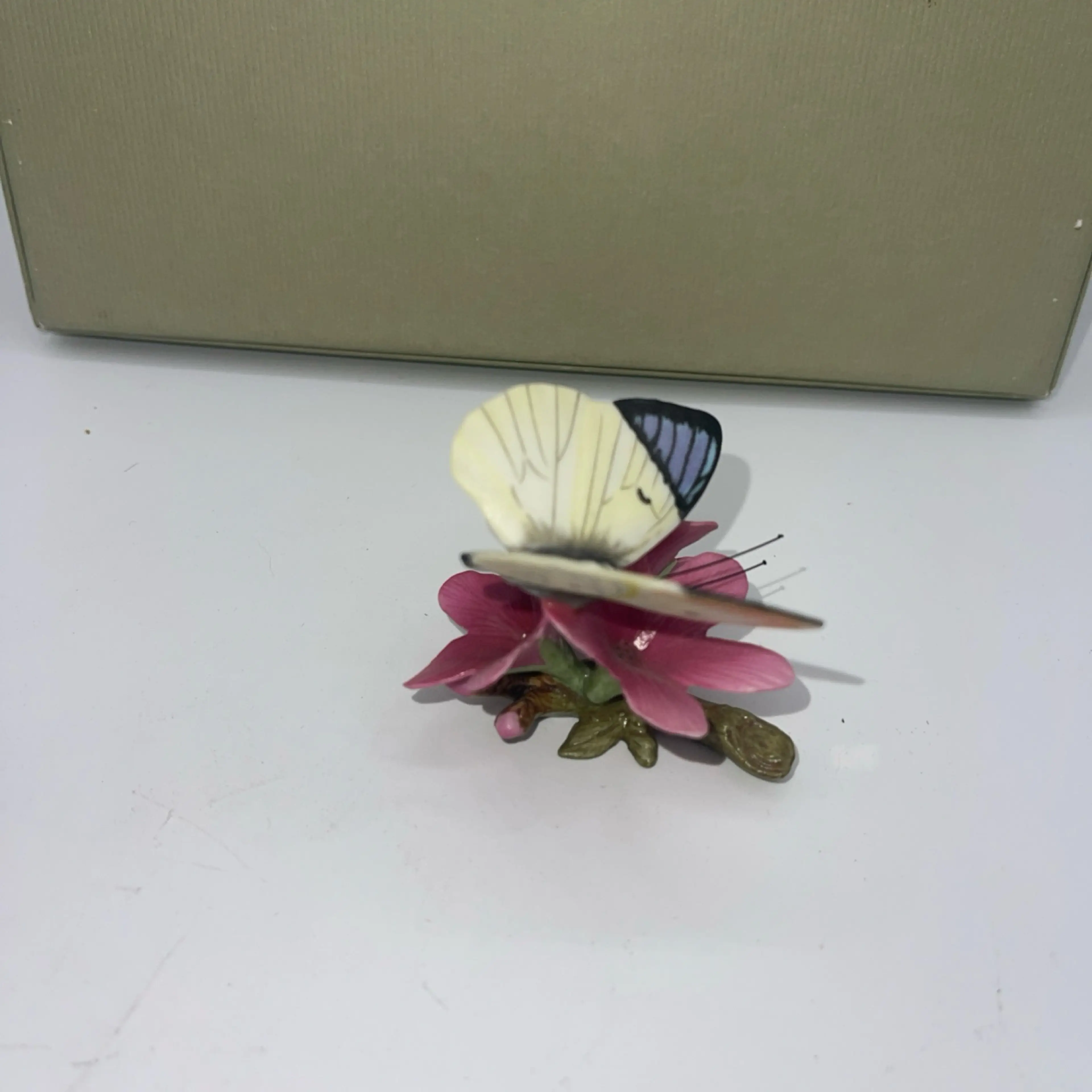 Image 4 of 8