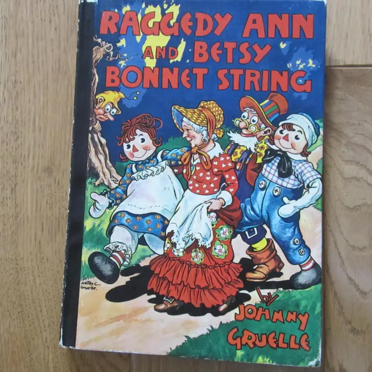 Raggedy Ann and Betsey Bonnet String Johnny Gruelle 1960 good condition