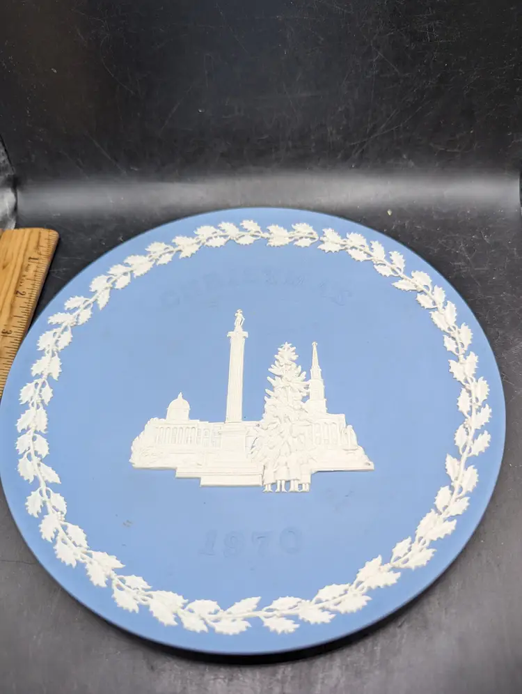 Vintage Wedgwood Blue Pottery Christmas Plate Trafalgar Square England 1970