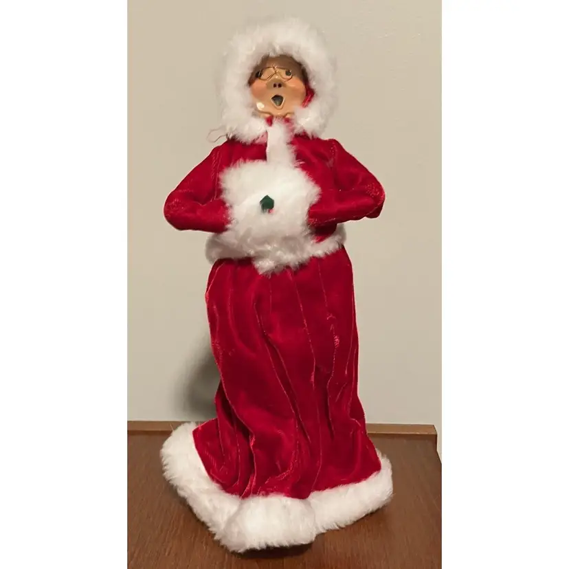 Byers' Choice Carolers 1989 Woman with Red Dress Hood Fluffy Trim Christmas 13"