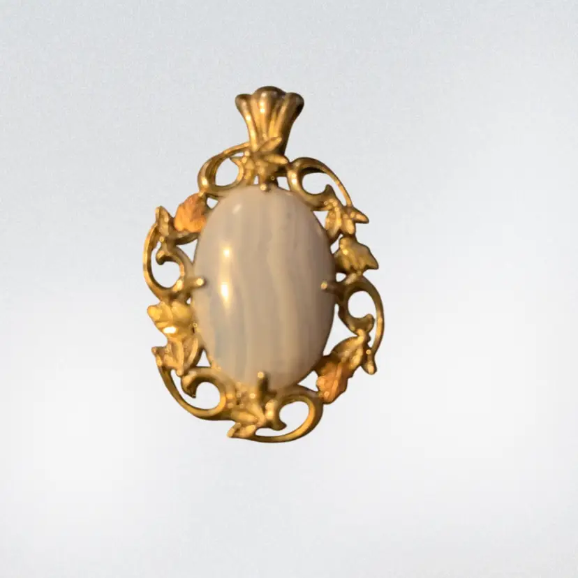 Vintage Black Hills Pendant Agate  Center