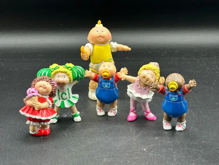 Vintage 1984 Cabbage Patch Kids Posable Premie PVC 3" Figurine Doll & 5 1984 Mini Cabbage Patch Kids