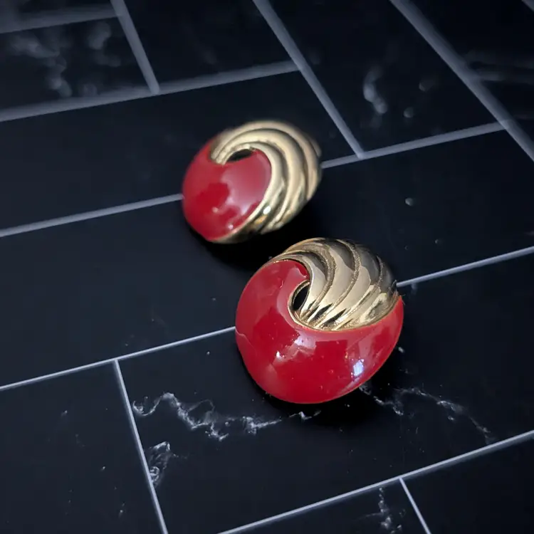 Vintage Stud Earrings Stylish Gold Tone & Red Enamel 1" Statement