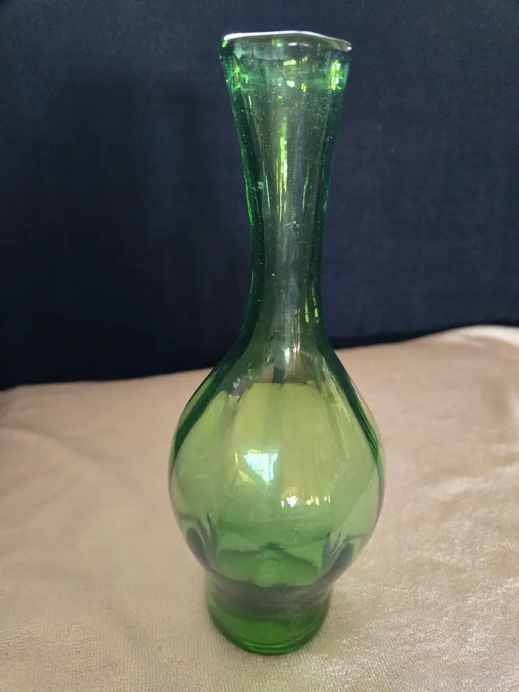 Vintage MCM Blenko Swirl Olive Green Stretch Hand Blown Art Glass Vase