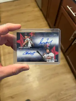 2025 Topps Series One Chipper Jones, Greg Maddux #BSDA-MAJ Dual Auto 06/10