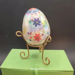 Glass egg