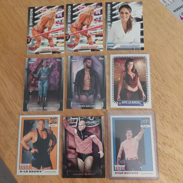 Lot of 34 wrestling cards. Letter B. Inserts, parallels +.