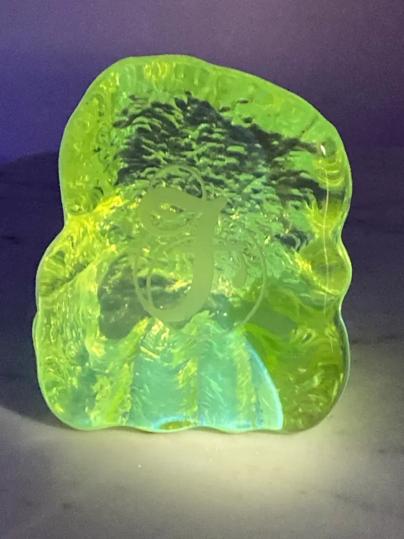 Vintage Fenton 95th Anniversary Vaseline Glass Paperweight! 1995-2000! 3 3/4” tall x 3 Wide! UV Reactive! Glow 😎