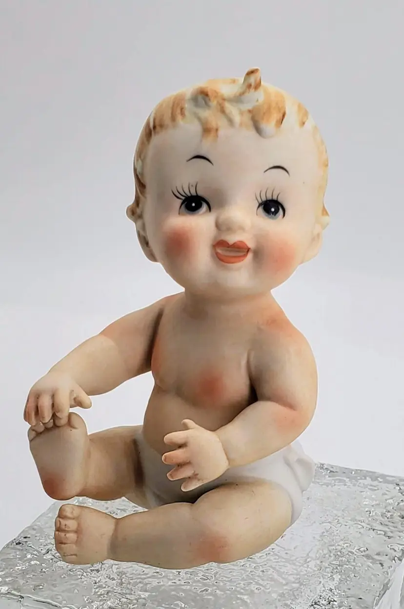 Adorable Vintage Napco N3149 Bisque Porcelain Piano Baby Japan Excellent