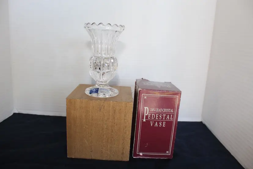Vintage Crystal Clear Industries 4.25” Tall 24% Lead Crystal Vase