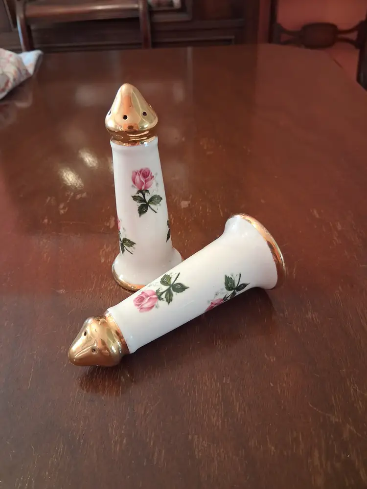 Lovely KASS USA Pink Rose Salt & Pepper Shakers Gold Trim