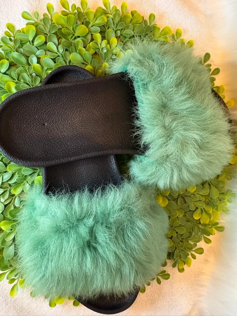 UGG NWOT Royale Green Sage Fur Slide Slippers
