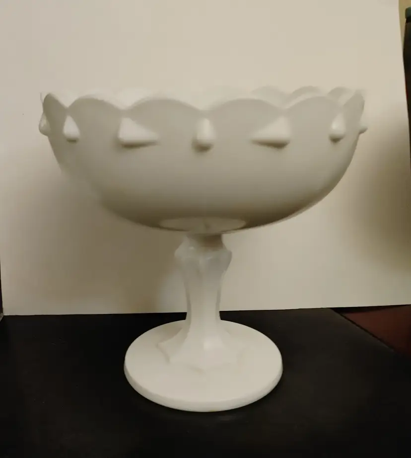 #01 Indiana Glass Co. Milk glass pedestal compote. Teardrop with arrow pattern. 1950-60. 7.5h x 7.5w. No chips or cracks.