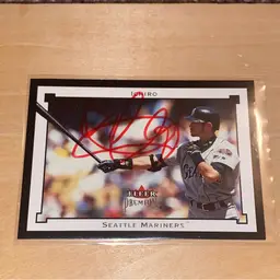 Ichiro autograph baseball card