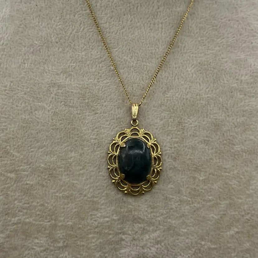 Vintage Stone & Gold Tone Necklace About 16”