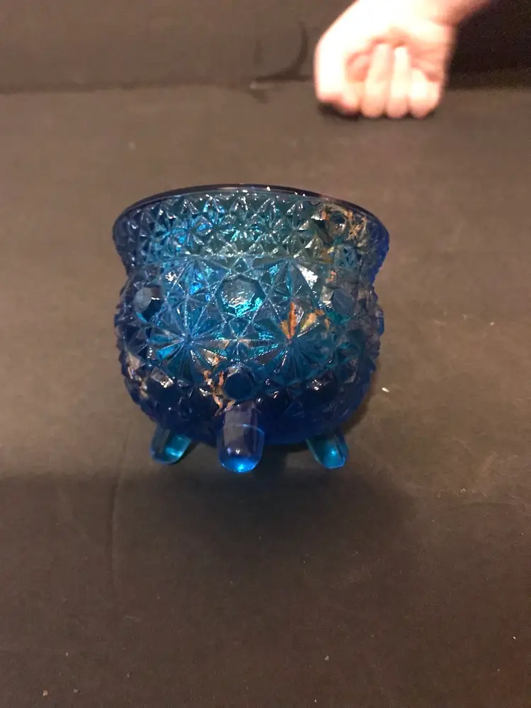 Vintage LE Smith Blue Daisy And Button 3 Footed cauldron