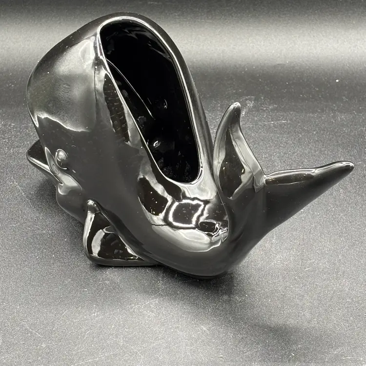 Vintage planter - Black whale