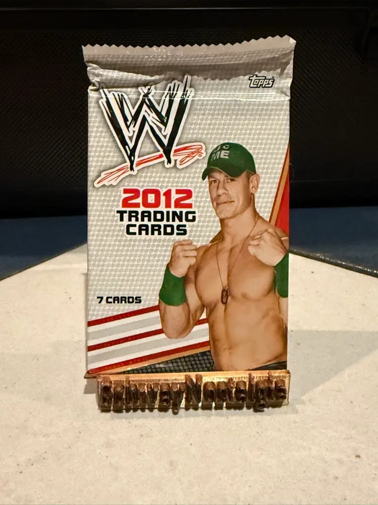 WWE 2012 TOPPS BLASTER PACK