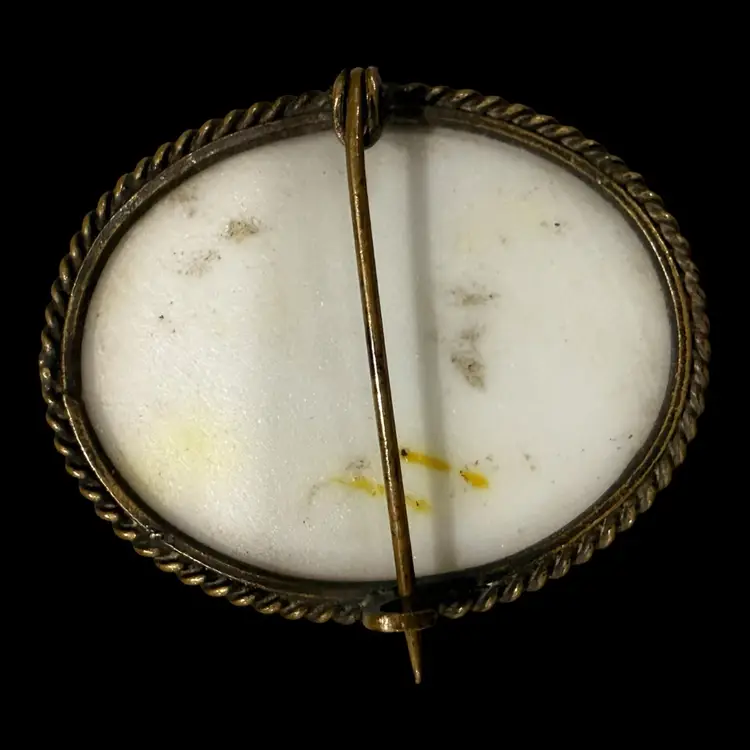 Antique Carved Cameo Brooch 1.25”