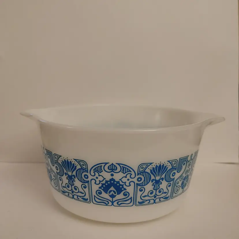 Pyrex. Vintage Horizon Blue pattern. Made in USA 1969-72. No lid. #473 1 quart.
