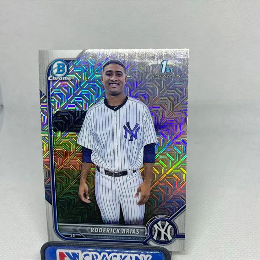 2022 bowman chrome mojo refractor roderick arias New York Yankees