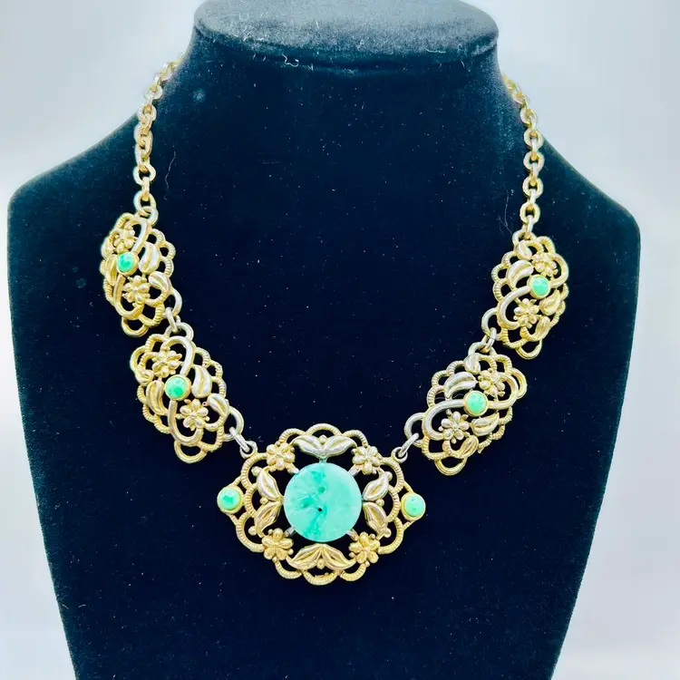 Antique Art Nouveau Deco Necklace Gold Tone Floral Green Pendant Cable Chain