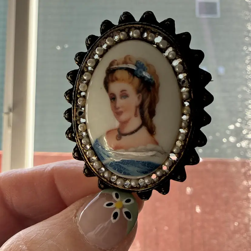 Vintage 1950s Limoges France Hand-Painted Porcelain Brooch - Victorian Lady Portrait".