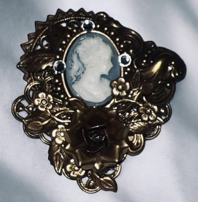 Vintage Blue Floral Cameo Brooch Pin Goldtone Rhinestones 1 3/4"