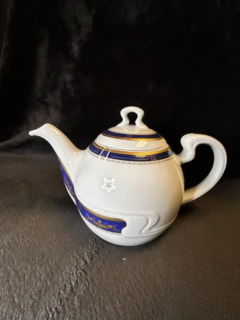 Maghsoud Porcelain Teapot
