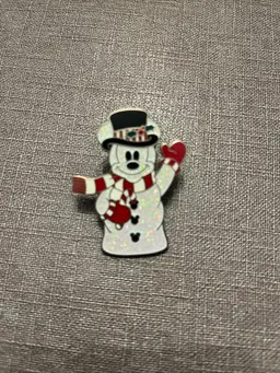 Walt Disney World Christmas 2007 Sparkle Glitter Snowman Mickey Mouse Pin 57891