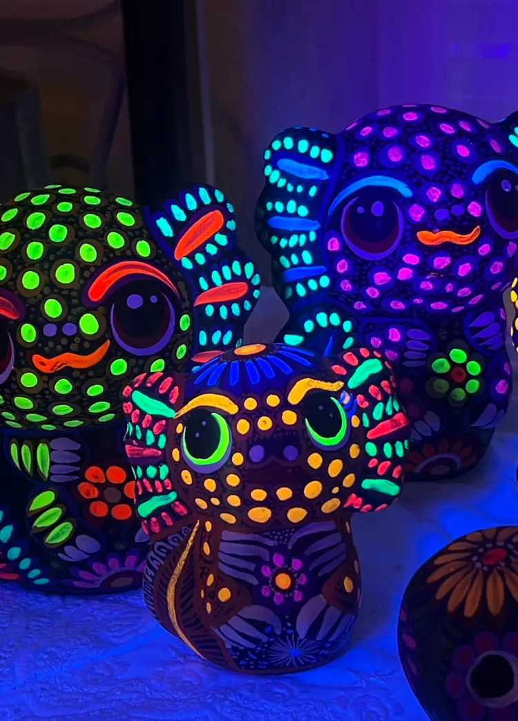 $4-10 Start Talavera & Glowing Folk Art Pottery