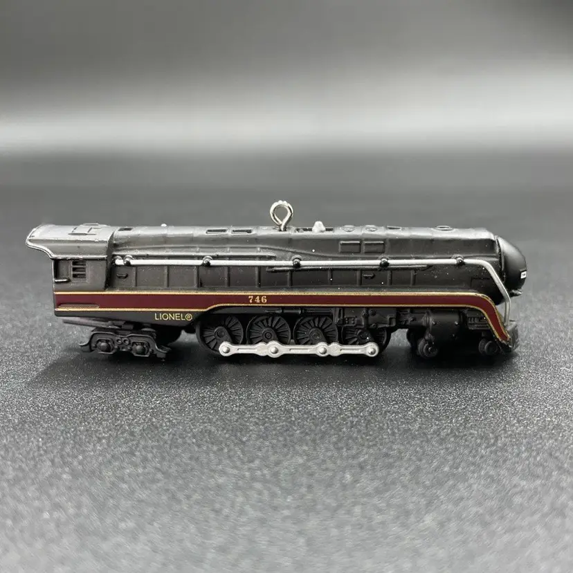 Hallmark 4th in Series Lionel Train Locomotive Hanging Christmas Ornament VTG