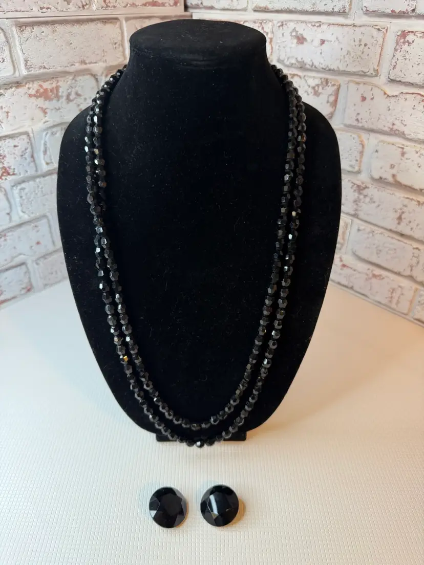 Vintage Beautiful Black Glass Beaded Gold Tone Double Strand Necklace Read