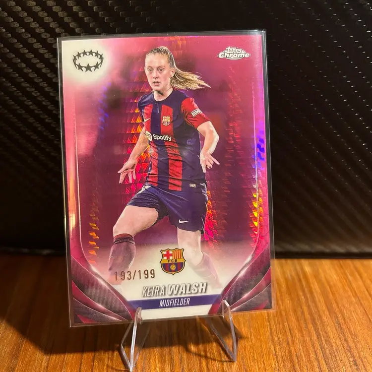 Keira Walsh 23/24 Topps Chrome UWCL Pink Prism Refractor /199