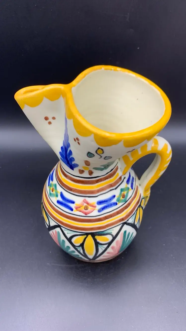 Q. Toledo Sangria Ceramic Squeezed Spout Pitcher 8"