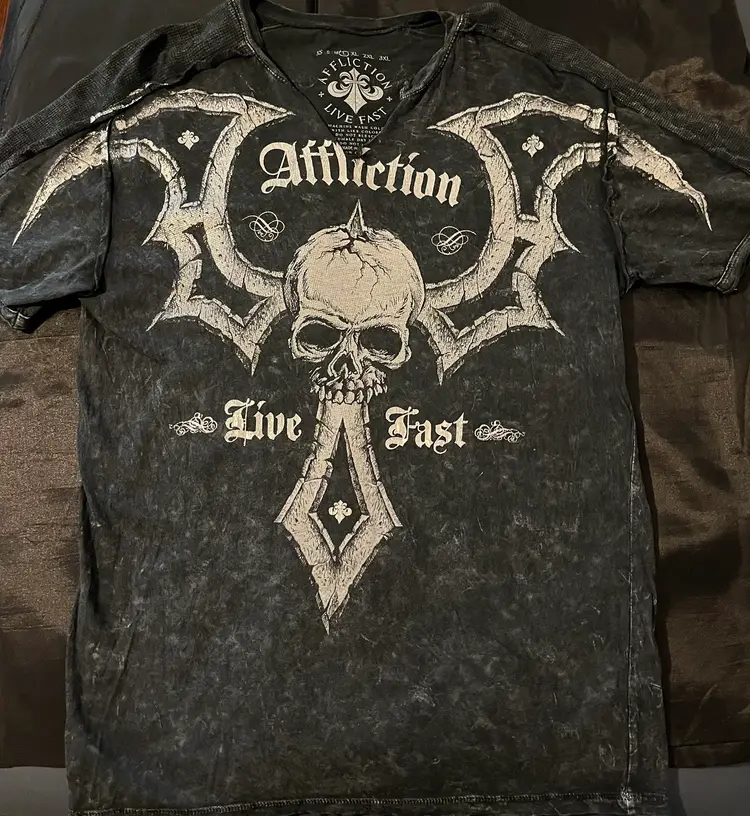 Affliction Black Men’s T-shirt Slit Neck "DEATH BLADE" NWT  M L XL Skull Live Fast Black