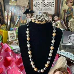Vintage “George” Faux Pearl Necklace
