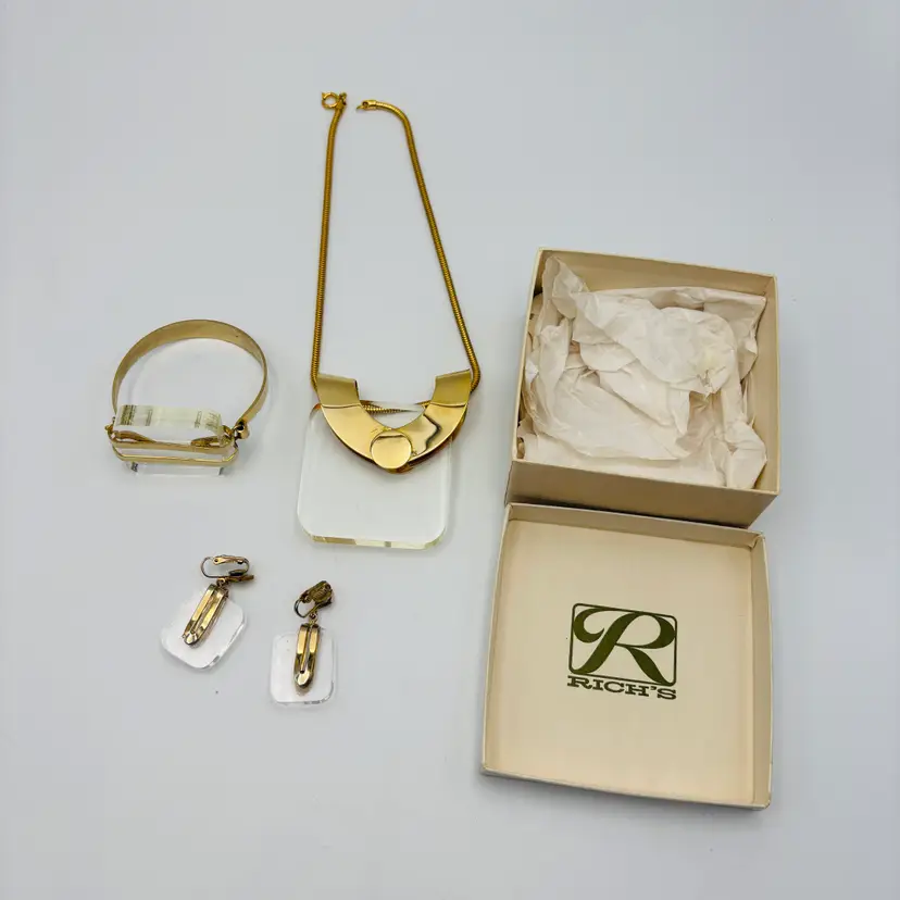 Rich's Costume Jewelry Acrylic and Gold Set Necklace Pendant Bracelet Earrings