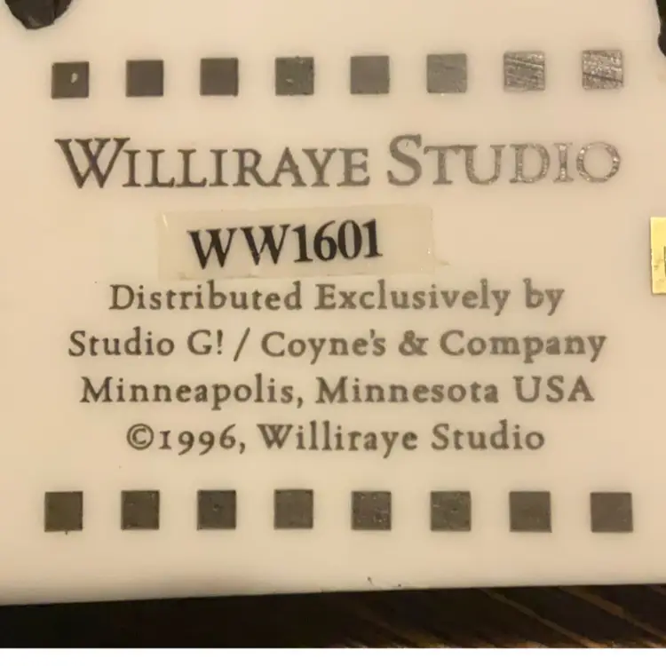 1996 Williraye Studio Folk Art Gardner 10”