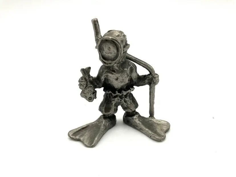 BIN - Vintage Drury Studios Pewter Scuba Diver With Fish 2”