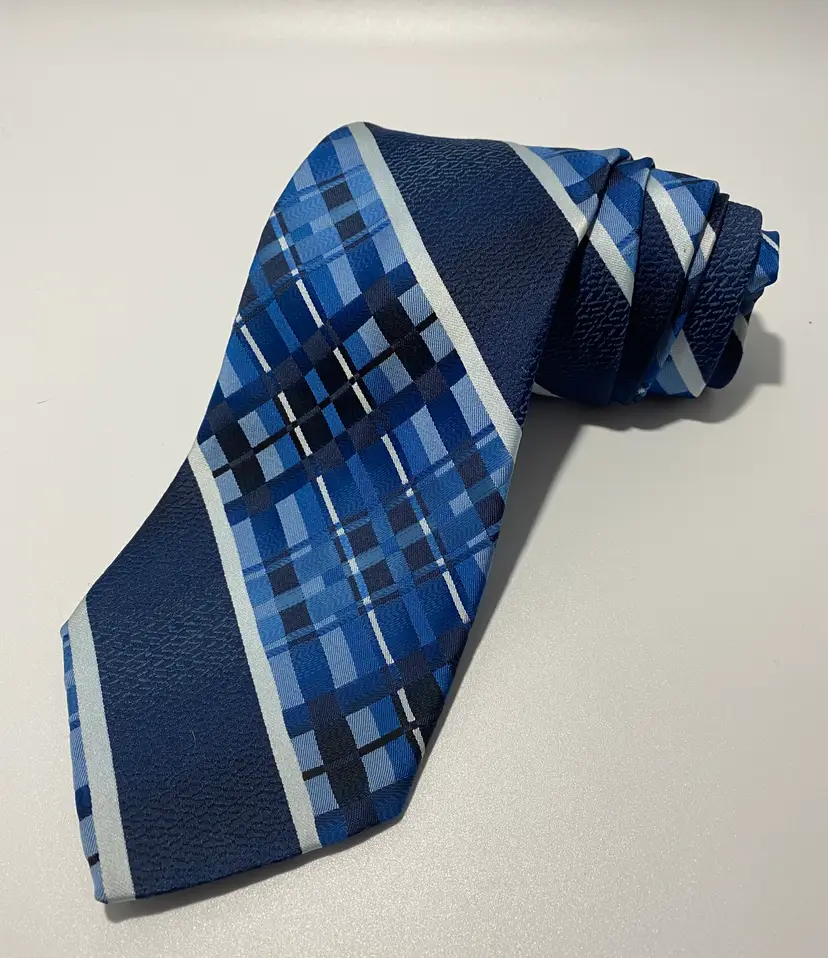 Vintage Donatelli Italian Polyester Blue Stripe Tie 54.50" x 4.25"