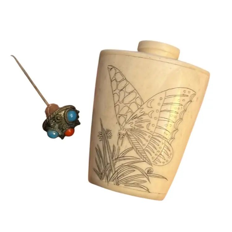 Antique Chinese Bone Snuff Bottle Butterfly Tobaccania Smoking Collectable