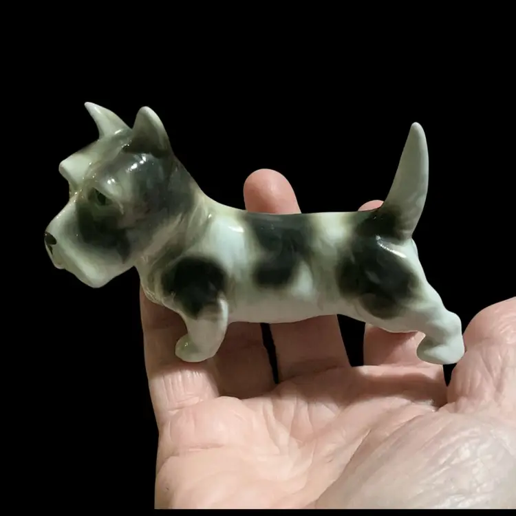 Stunning Vintage Scottish Terrier AKA Scottie Dog. Stamped On Bottom Belly Metzler & Ortloff Germany. M&O Model # 658 This Design Was From 1930s / 1940s Motif.